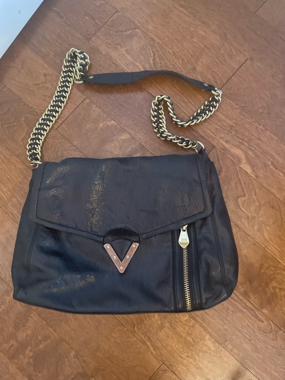 Pour La Victoire Black Leather Shoulder Bag with Gold Chain Strap